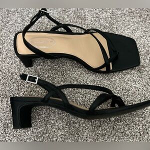 Black Strappy Low Heel Women's Sandals Size 8